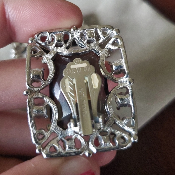 Vintage Sarah Coventry 1950s gray clip on earrings - Picture 5 of 6